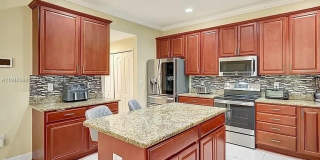 1018 SW Eckard Ave Gallery 8