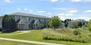 Charming 2-Bedroom Apartment with Private Entrance, Garage & In-Unit Laundry Gallery 1