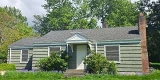 3 Bedroom, 1 Bath Single Family Home! Gallery 1