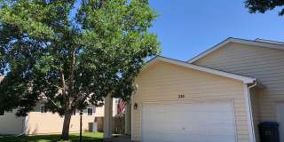 3 Bed 2 Bath Townhome in Central Loveland Gallery 1