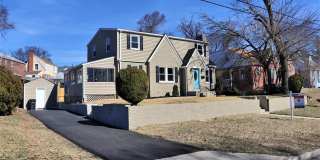 Charming Restored 5BR, 3.5BA Colonial Minutes from D.C. Gallery 1