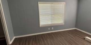 Lovely 2 bed/1 bath on a corner lot! Lovely 2 bed/1 bath on a corner lot! Gallery 8
