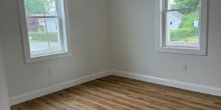 Beautifully Updated Two Bedroom Townhouse! Gallery 6