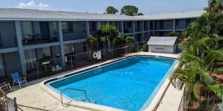 Starter Apartment, 2/1 with Water&Sewer, Community Pool Gallery 1