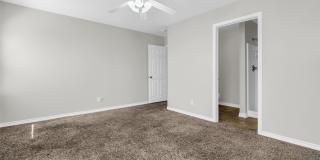 1602 W Elm Street Gallery 18