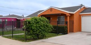 2 bed, 1 bath Gallery 1