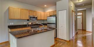 Park-Like Setting, 3+ Bedrooms, Great location - Kona Ct Gallery 9