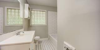 Freshly Updated 3 Bedroom House Gallery 12