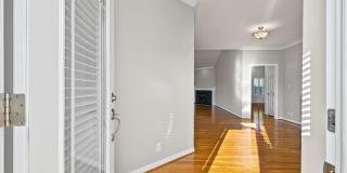 3 Bedroom 2 Bath Pet Friendly Home For Rent with Community Pool Access! Gallery 8