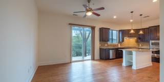 Beautiful 2 Bedroom, 2.5 Bath Townhome in Northwest Austin Gallery 1