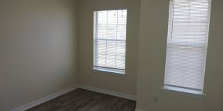 Centrally located with easy access to bases & shopping! Gallery 16