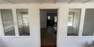 1719 Hayes St Gallery 11