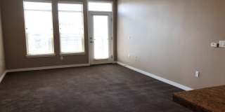 2BD/2BA condo w/ great kitchen, W/D, pool, garage & more! 2BD/2BA condo w/ great kitchen, W/D, pool, garage & more! Gallery 4