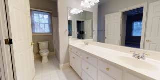 Stunning Brick Home in Cotswold in Quiet cul-de-sac Gallery 12