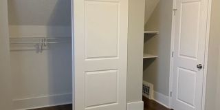 Large Home in Lindenwood Park Gallery 4