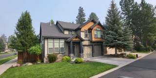 SW Bend - 3 Bed 2.5 Bath -Fenced-Corner lot-Amenities Gallery 1