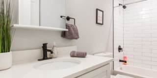 907 West School Gallery 8