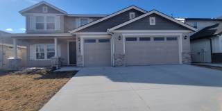 Spacious home in Quiet Neighborhood Gallery 1