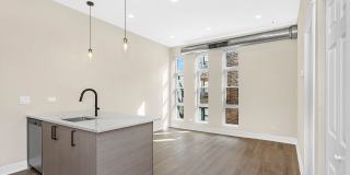 1218 W Lexington St Gallery 13