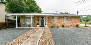 Room in 3 Bedroom Home at Pan Am Expy Gallery 1