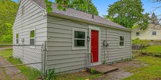 Cute Remodeled Two Bedroom 1 Bathroom Bungalow! Gallery 14