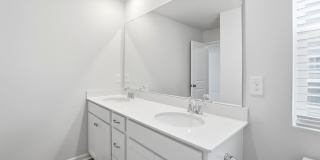 Luxury End-Unit Townhome in Desirable Chateau Community Gallery 40