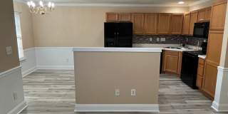 2 Story 2 bedroom townhome off Providence & I-485 Gallery 8