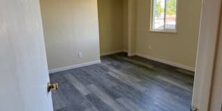 DOWNTOWN APARTMENT REDONE TO THE 10'S!!! Gallery 8