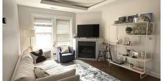 526 W CORNELIA Avenue Gallery 2