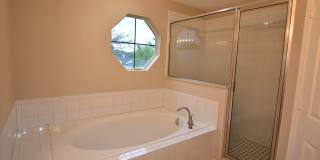 Single Family Home 4 Bedroom 2.5 Bath, 2 car garage for rent at 527 Bristol Cir, Kissimmee, FL 34758 Gallery 18