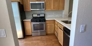 $4900-  Mountain View Townhouse-2 bedroom 2.5 bath. Gallery 8