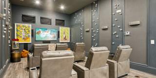 The Boulevard Gallery 32