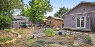 Charming Platte Park Bungalow Just Steps from South Pearl Street Gallery 22