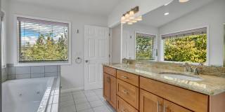 Bellevue Custom Built Home Gallery 21