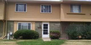 Nice 3 bedroom townhome in Aurora Gallery 1