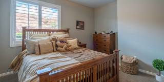 Beautiful 5 Bedroom Home- One Level and Private Pool Gallery 29