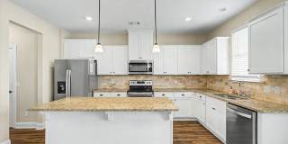 4 Bed/3.5 Bath Home in The Palms at New Hampstead Gallery 10