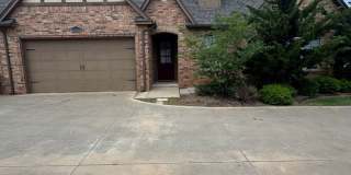 Fully Furnished Three Bedroom, Two Bathroom in the Enclave!!! Gallery 10
