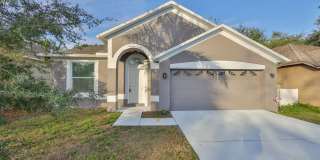 4-Bedroom Brentwood Hills Home with Fenced Backyard Gallery 1