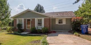 Sensational Three Bedroom Home Located in the Earlewood Community! Gallery 1