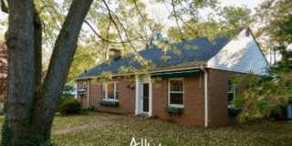 1605 Cambridge Circle Gallery 1