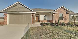 Spacious 4 Bed 2 Bath Home in Putnam City Schools Centrally Located in NW OKC Gallery 1