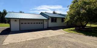 Newly Renovated Riverfront 3BR House - Available 8/1/2026 Gallery 1