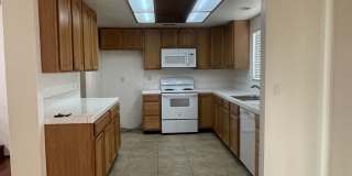 Beautiful 4 bedroom, 2.5 Bath Home Gallery 7