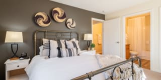 Hawthorne at the Hall Gallery 19