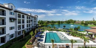 Arista at Riverstone Age 55+ Apartment Homes Gallery 6