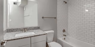 Amalie Apartment Homes Gallery 21