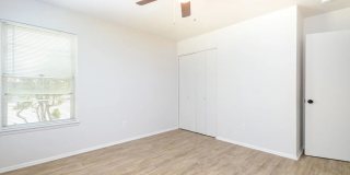Modern 4-Bedroom House Near Leon Valley Gallery 15