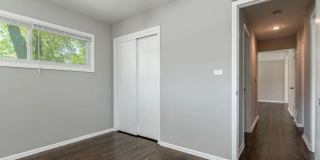 Charming 3 Bed / 1 Bath Home with 1-Car Garage in South Kansas City! Gallery 9