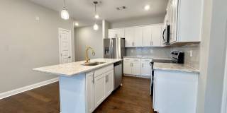 2 Bed, 2 Bath Condo with Garage Close to Downtown Franklin Gallery 10